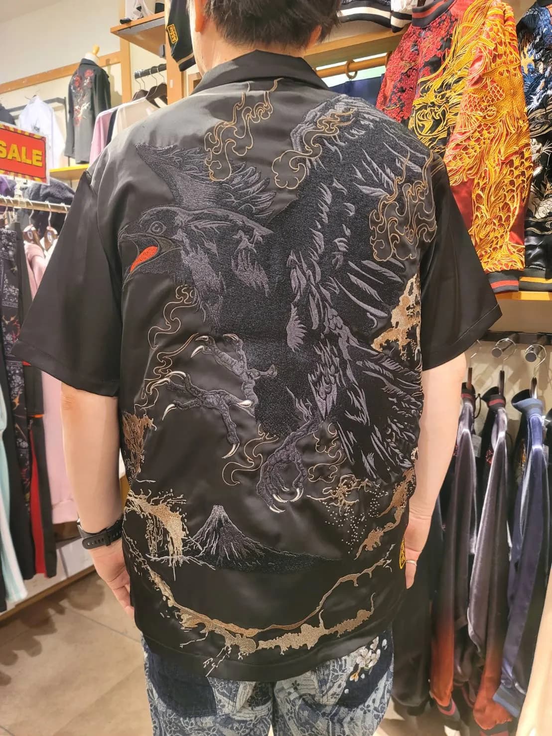 【絡繰魂・粋】八咫烏総刺繍シャツ