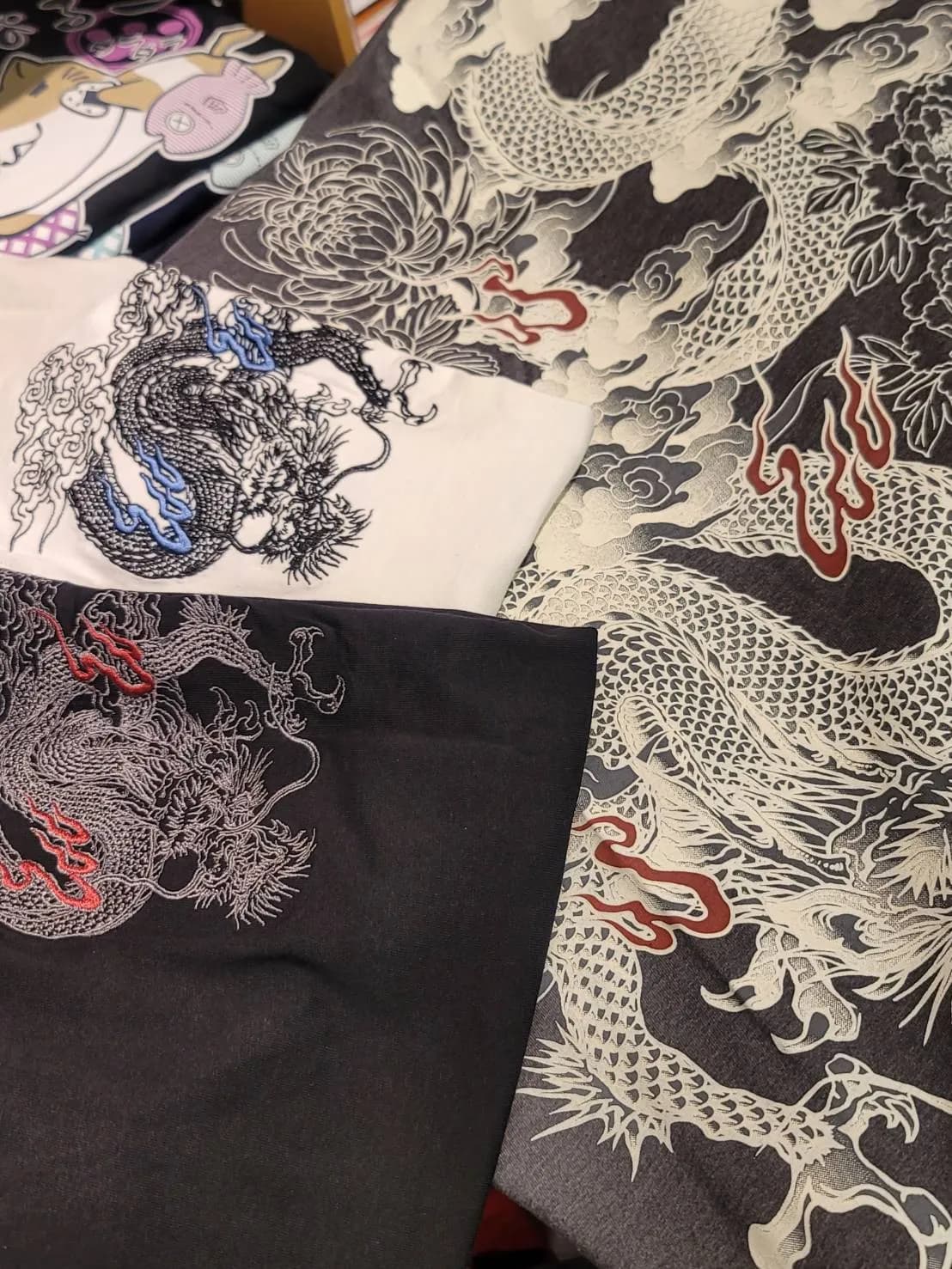 【お買い得】刺繍入り！龍Tシャツ