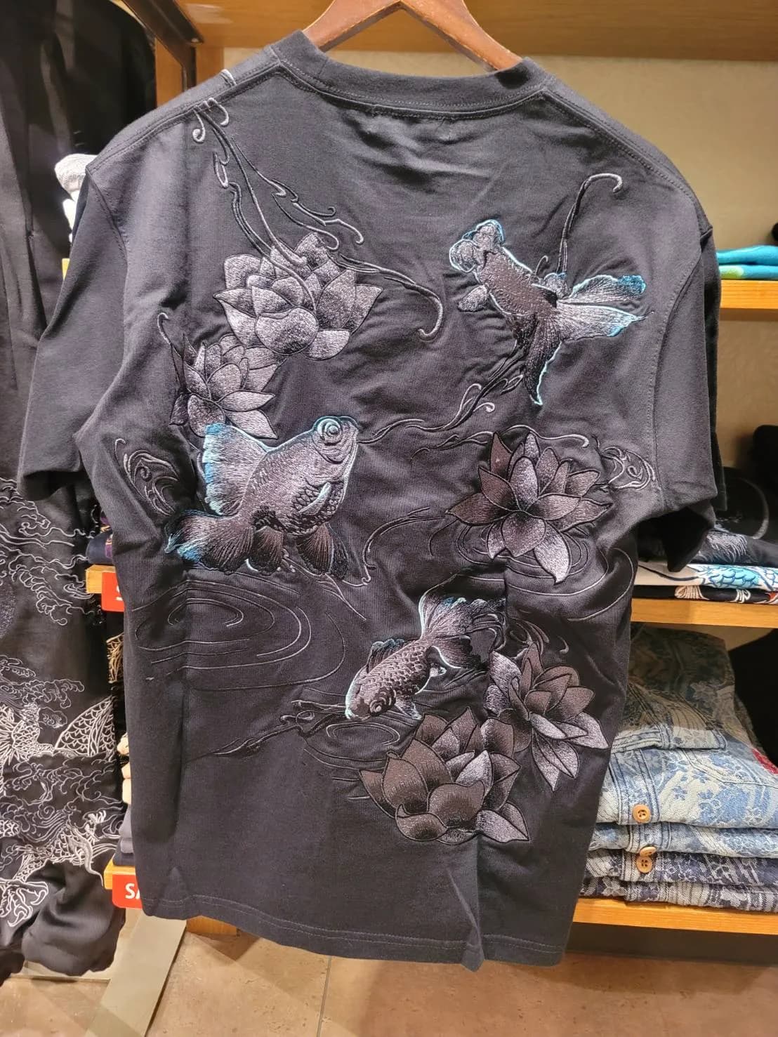 【絡繰魂・漆】金魚刺繍Tシャツ