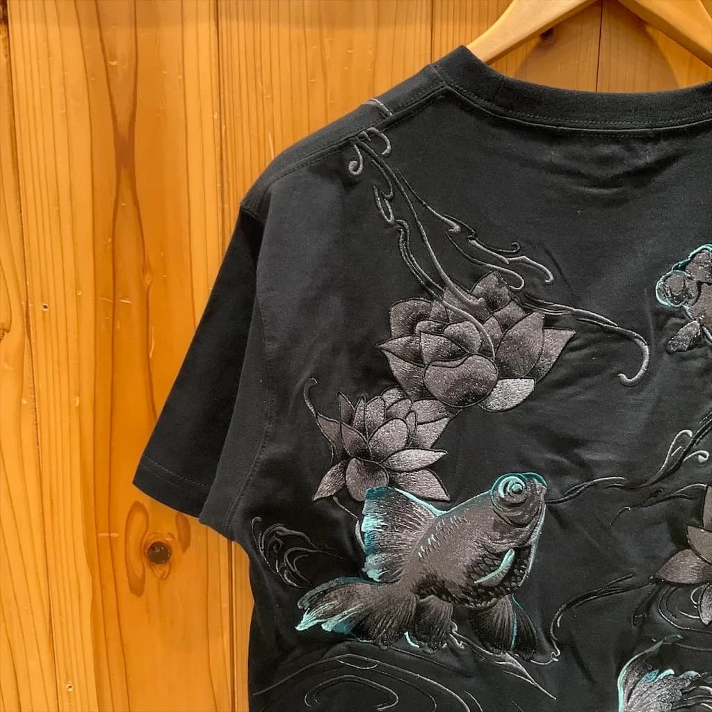 【絡繰魂・漆】“漆の金魚”Tシャツ