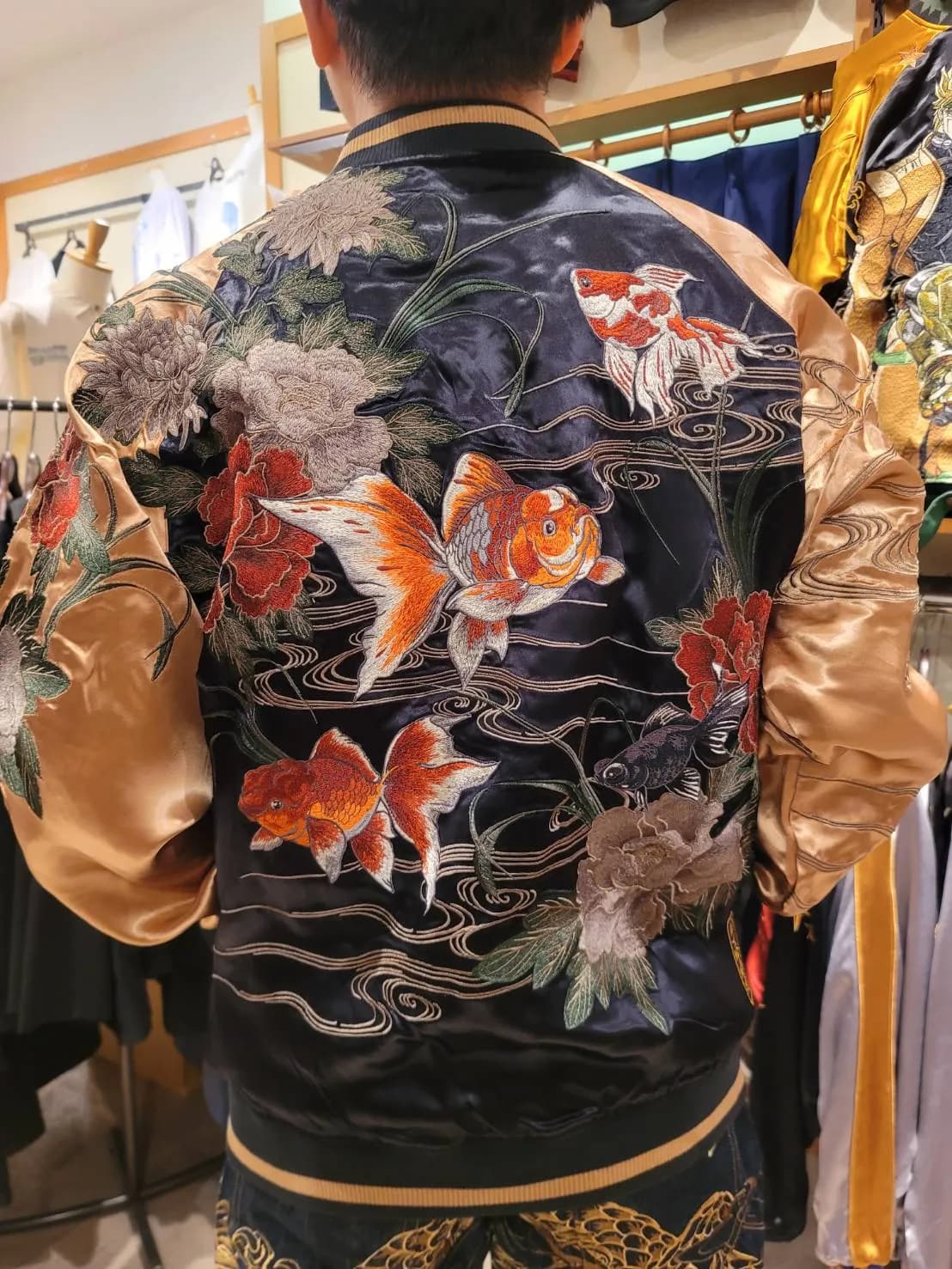 【絡繰魂・粋】金魚刺繍リバーシブルスカジャン