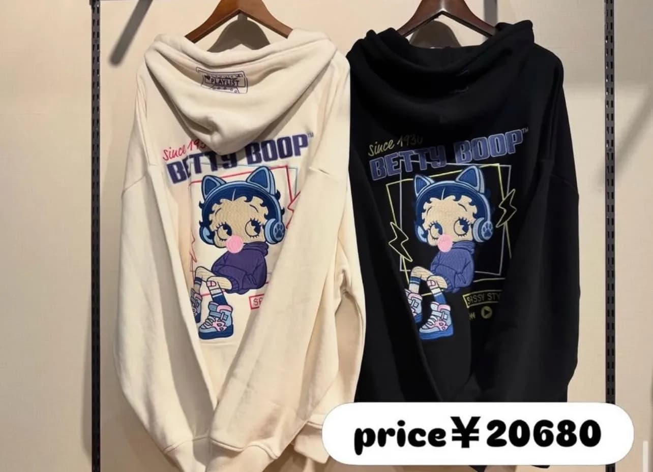ゆったり着やすいビッグパーカー！