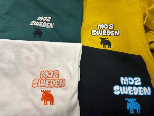【別注】MOZエルクネオンカラー刺繍入りＴシャツ