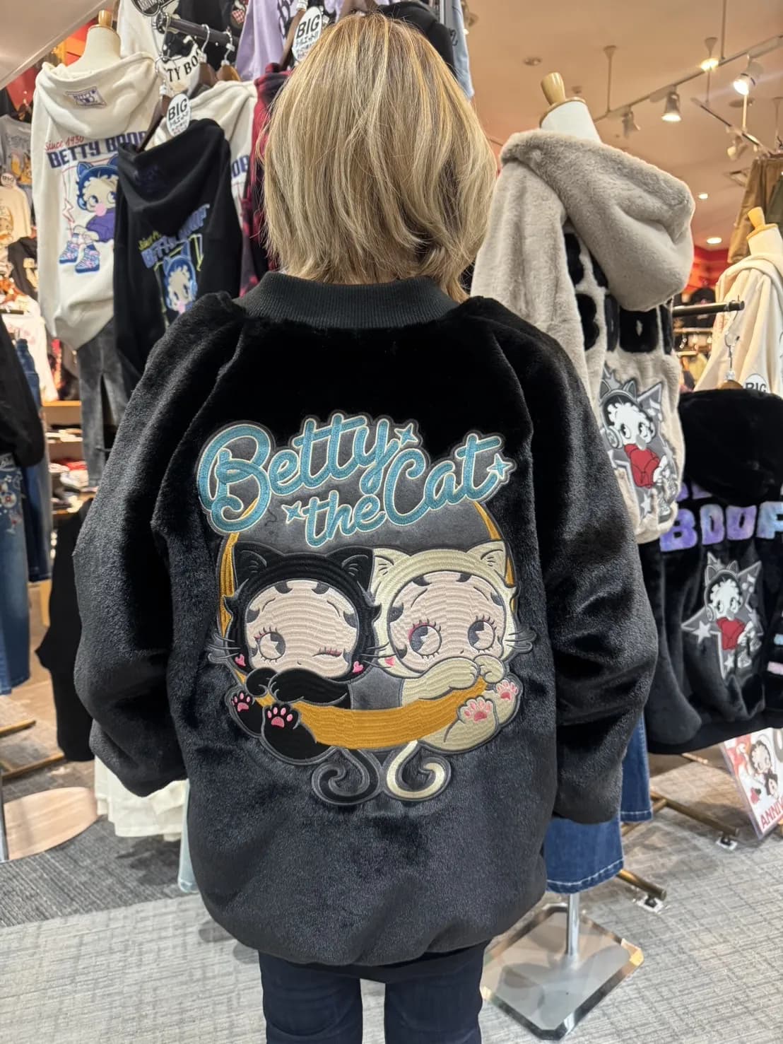 【Betty Boop】スカ×ファーリバーシブルジャケット